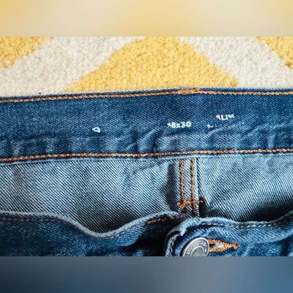 Old Navy 48 x 30 Slim Men’s Jeans - Lightly Worn - Picture 3 of 5